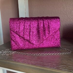 Sequin fuchsia purse with silver chain NWT
